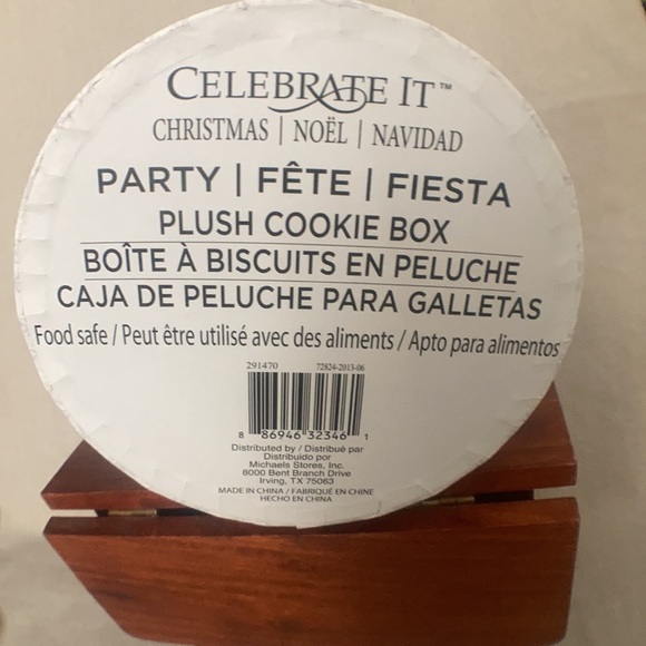 Vintage Celebrate it Christmas plush cookie box - Picture 7 of 8